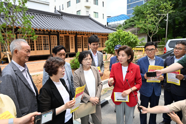 <b>나경원</b> “<b>정율성</b> 역사 공원, 6·25 전범 이름으로 조성 반대”